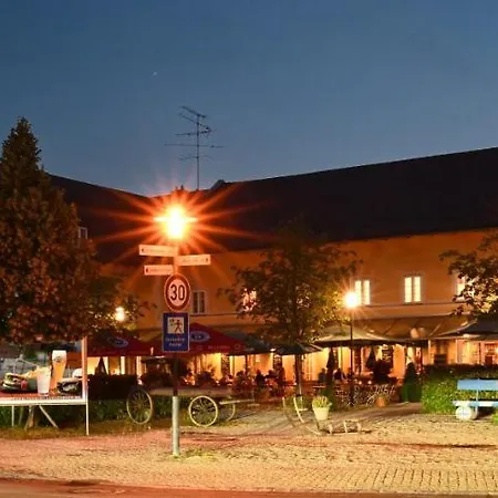 Zum Alten Wirt Konukevi 3*